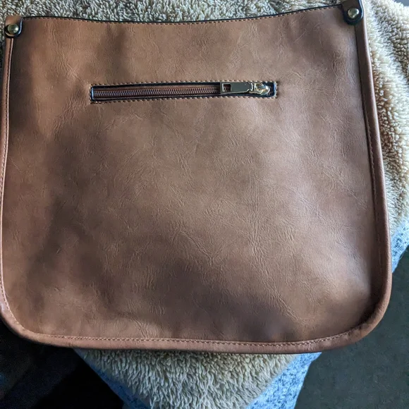 New vegan leather Leopard purse - Picture 2 of 3